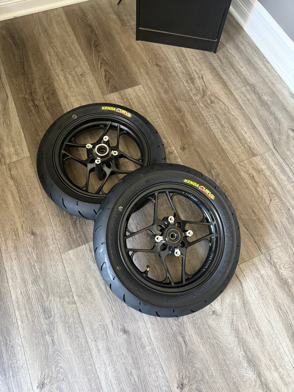 Tubeless Supermoto Wheels (Tuttio / Yozma)