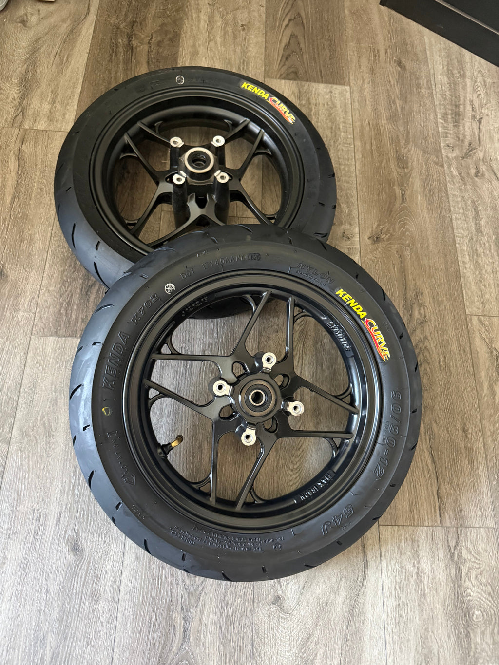 Tubeless Supermoto Wheels (Tuttio / Yozma)