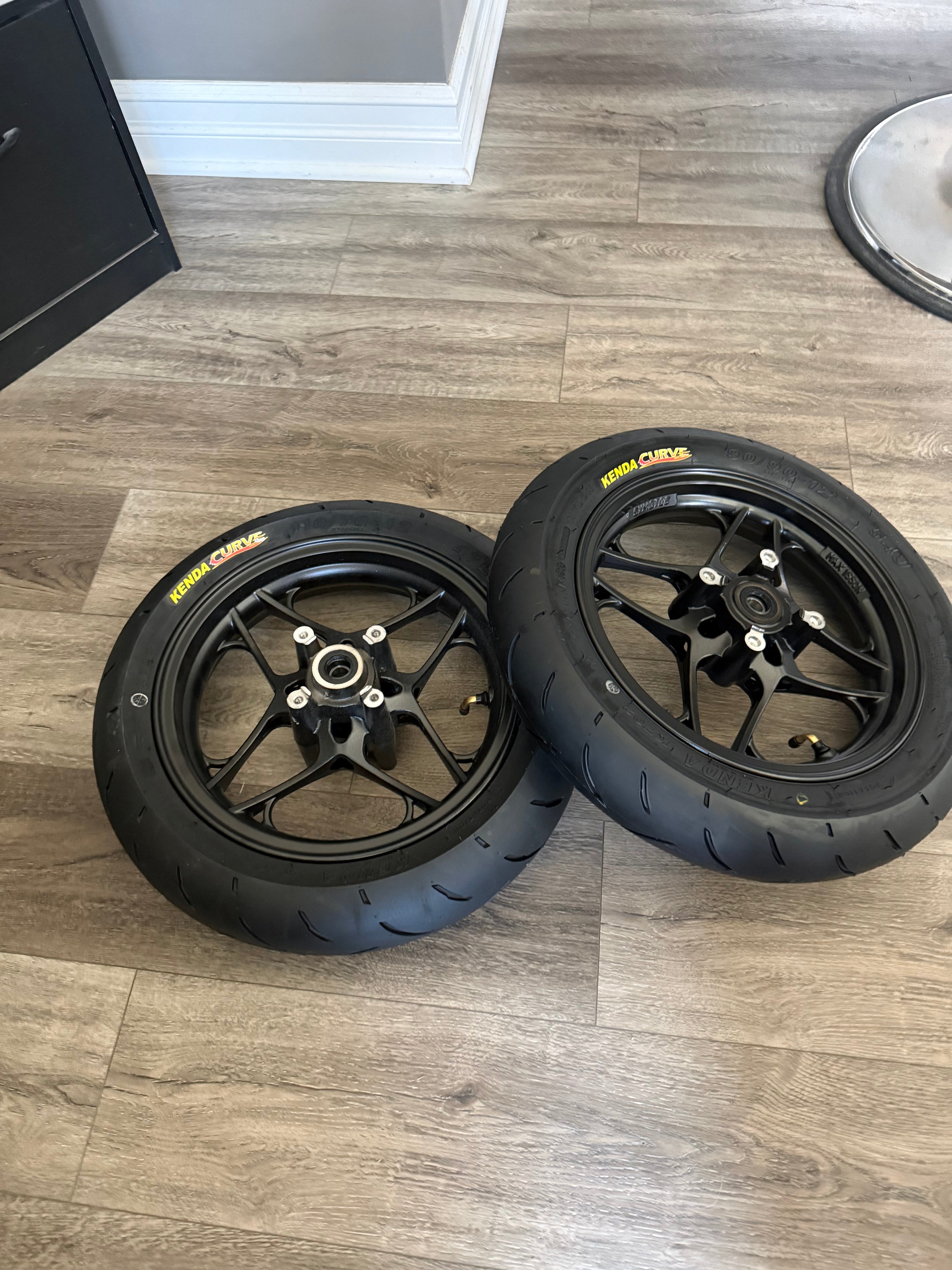 Tubeless Supermoto Wheels (Tuttio / Yozma)
